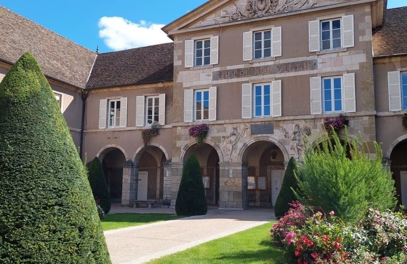 Beaune bezoeken in frankrijk omgeving aux rives du soleil htel de ville stadhuis van beaune