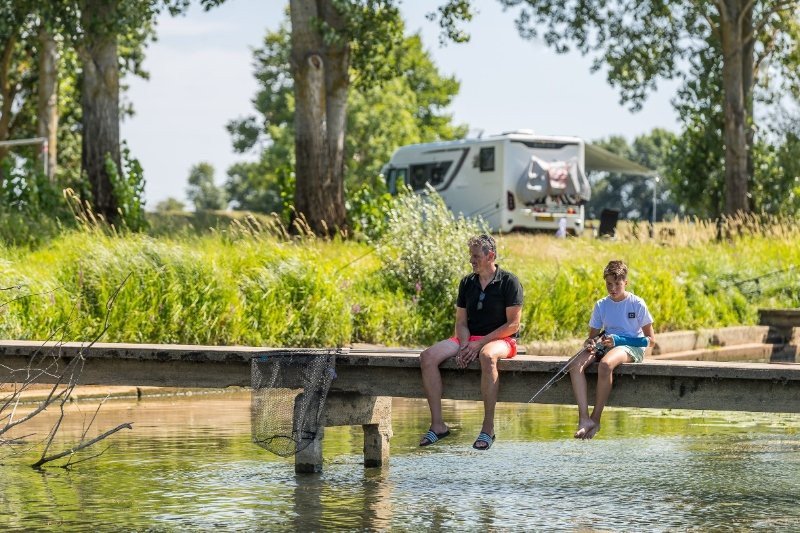 camping aan rivier frankrijk