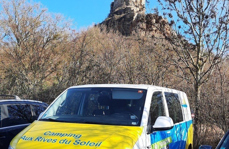 Roche de solutre depuis camping aux rives du soleil