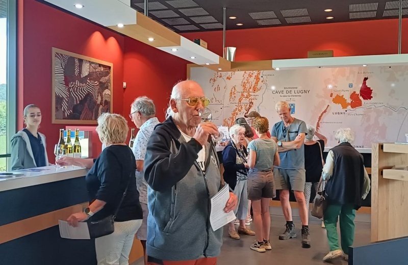 Wijnproeverij nabij de camping aux rives du soleil juni 2024 3